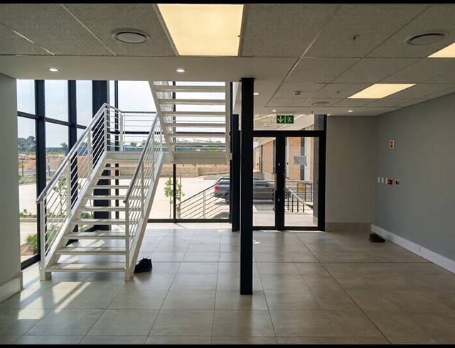 4,631M² WAREHOUSE TO LET IN AIRPORT PARK